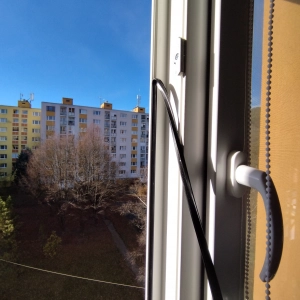 Vkladanie nového tesnenia na okná a rámy