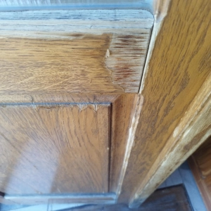 Pred renováciou hlavné dvere