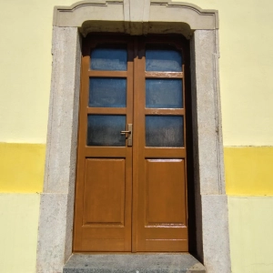 Po renovácii bočné dvere