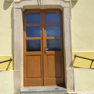 Po renovácii hlavné dvere
